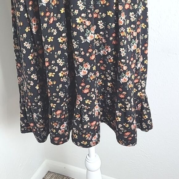Vibe Black Floral Dress, Ruffled Hem, Size 1X - Picture 4 of 11